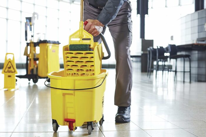 Rubbermaid Commercial 35Qt WaveBrake 2.0 Side-Press Mopping Bucket and Wringer with Foot Pedal Drain, Yellow, (2031764)